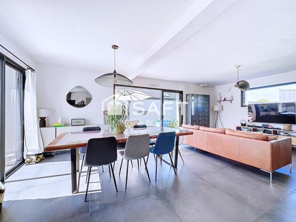 Maison contemporaine 4 chambres + bureau – à pied de commerces et écoles