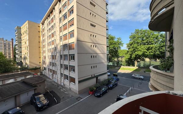 Appartement à louer    3 pièces • 69,35 m2 Lyon 4