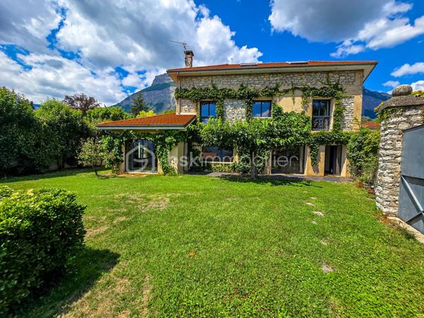 Maison en pierre de 181 m²