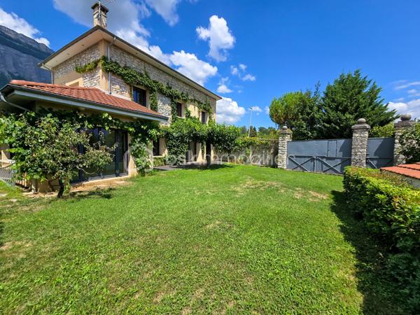 Maison en pierre de 181 m²