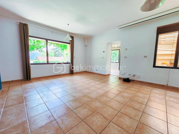 Maison en pierre de 181 m²