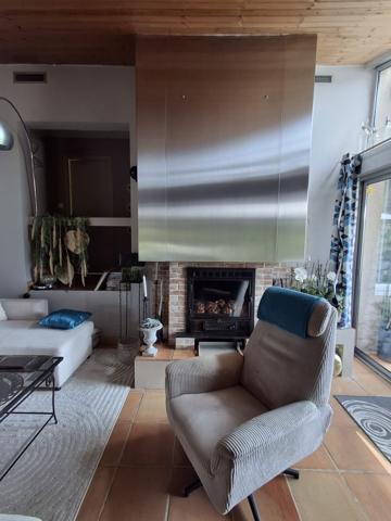 MAISON D'ARCHITECTE AVEC PISCINE ET TERRAIN CLOS