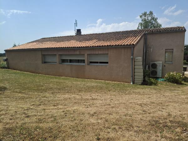MAISON D'ARCHITECTE AVEC PISCINE ET TERRAIN CLOS