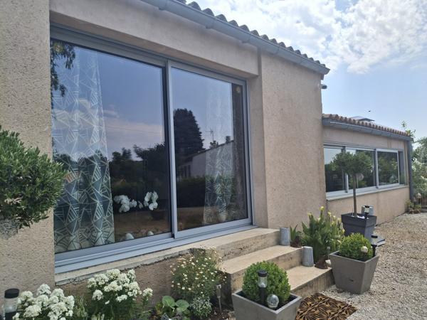MAISON D'ARCHITECTE AVEC PISCINE ET TERRAIN CLOS