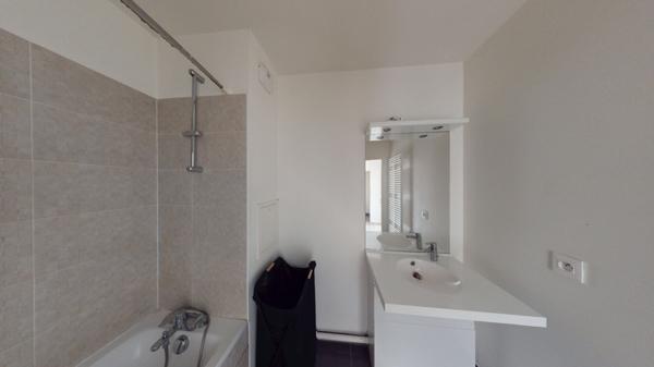 3 pièces avec balcon-terrasse et parking