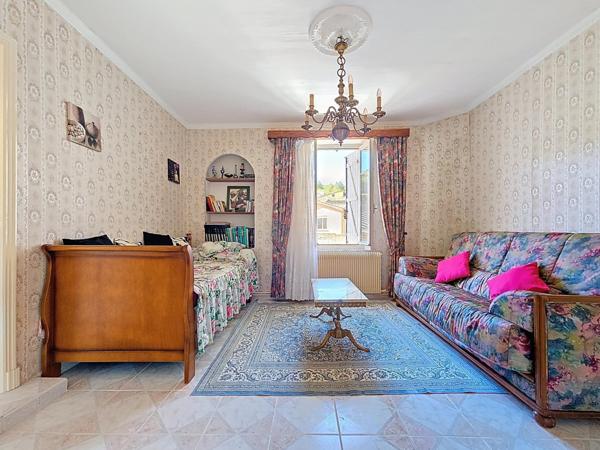 Maison de village avec garage, caves et 3 chambres – Camplong