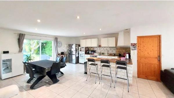 Vente Maison de village 4 pièces 132 m2 à Aiguefonde