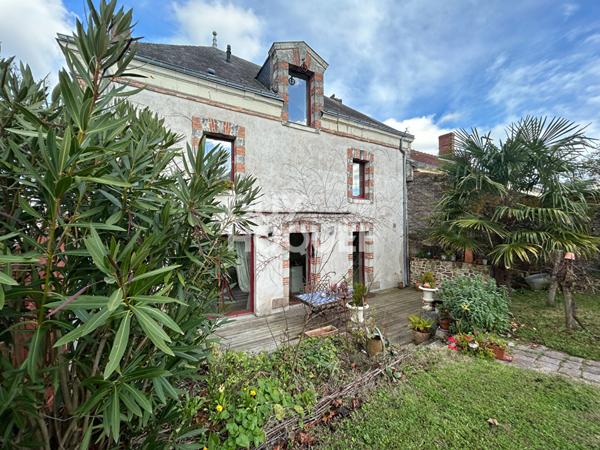 Maison Montbert 7 pièce(s) 206 m2