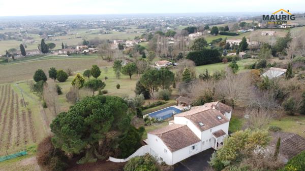 Propriété d’exception – Vue dominante sur Marmande – Piscine & parc paysager