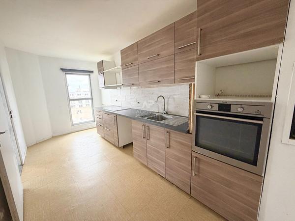Appartement Cergy 3 pièce(s) 74.03 m2 176 000 € **  - Référence  2306