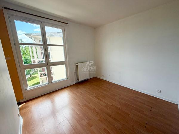 Appartement Cergy 3 pièce(s) 74.03 m2 176 000 € **  - Référence  2306