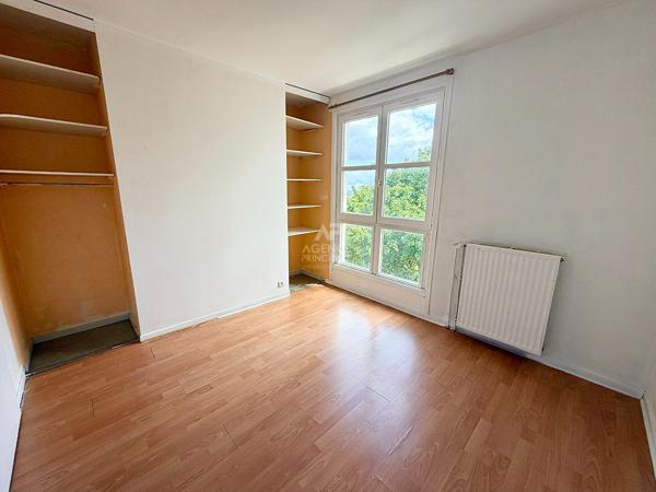 Appartement Cergy 3 pièce(s) 74.03 m2 176 000 € **  - Référence  2306