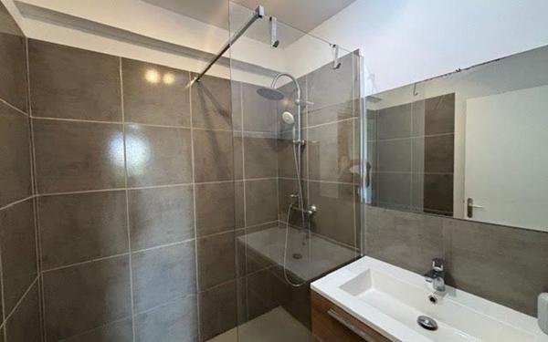 Appartement à louer    2 pièces •  Saint-François