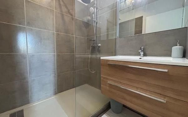 Appartement à louer    2 pièces •  Saint-François