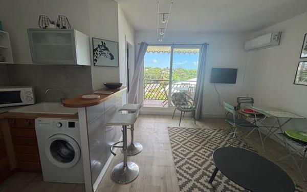 Appartement à louer    2 pièces •  Saint-François