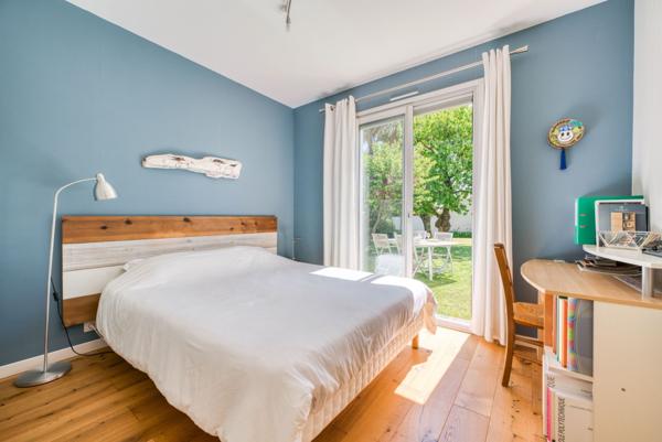 Villa d’architecte au cœur d’un écrin de verdure à Dompierre-sur-Mer