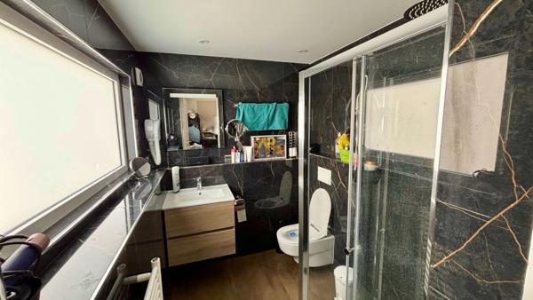 Maison rénovée 299 000 € **  - Référence  2089