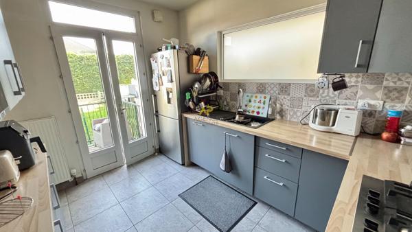 Maison rénovée 299 000 € **  - Référence  2089