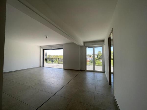 BOULOURIS   Appartement T4 Grand Standing de 107 m² avec terrasse de 36 m²  Frais de notaire réduits