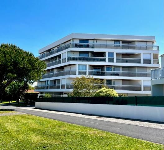 17640 VAUX SUR MER APPARTEMENT T3 RDC à 100m PLAGE