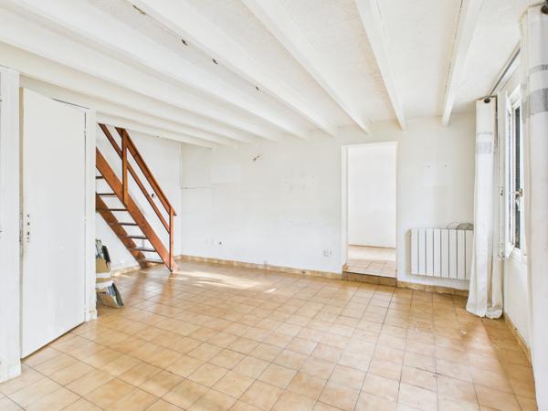 Corbeil-Essonnes (91100) Maison 2 pièces à Corbeil-Essonnes – 56,22 m² au sol avec combles aménagés