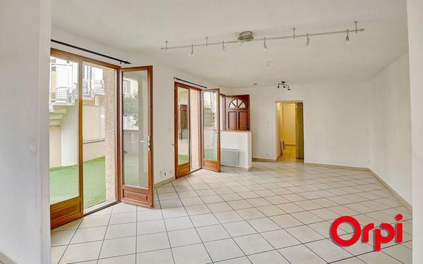 Appartement à vendre    3 pièces •  Bourgoin-Jallieu