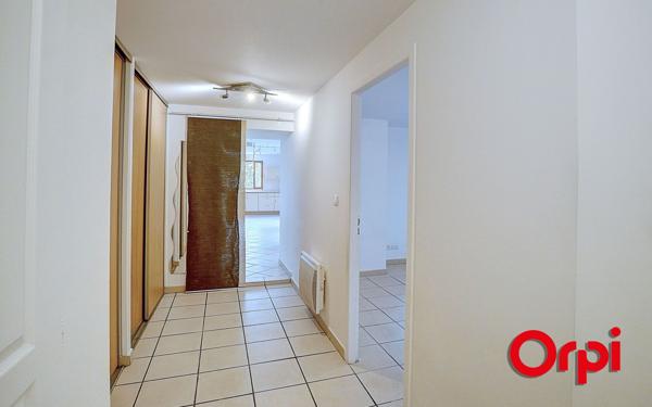 Appartement à vendre    3 pièces •  Bourgoin-Jallieu