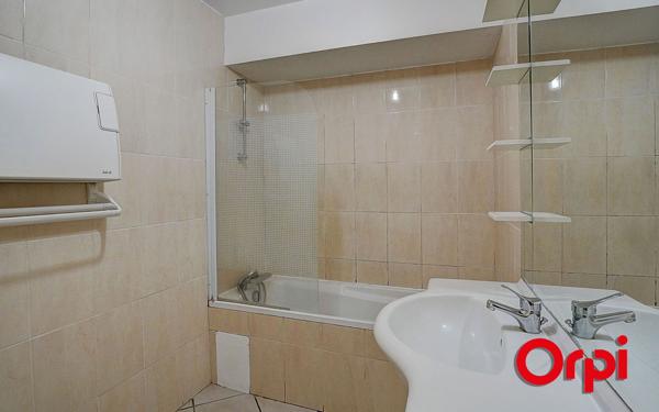 Appartement à vendre    3 pièces •  Bourgoin-Jallieu