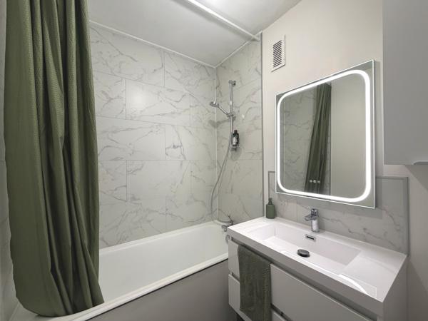 Appartement
         4 pièces
        - 90 m²