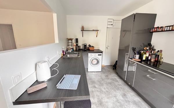 Appartement à vendre    2 pièces • 40,82 m2 Paris 18