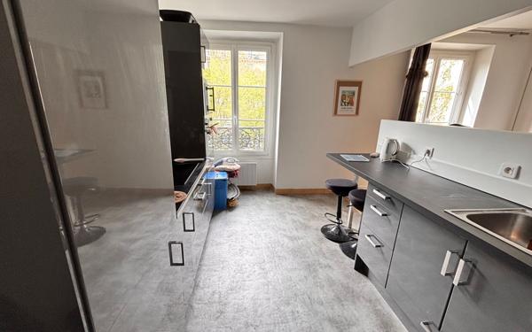 Appartement à vendre    2 pièces • 40,82 m2 Paris 18