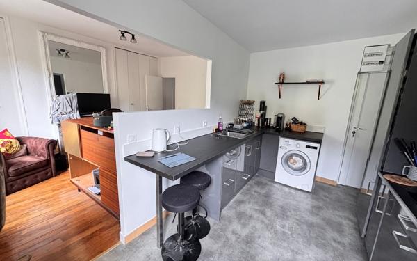 Appartement à vendre    2 pièces • 40,82 m2 Paris 18