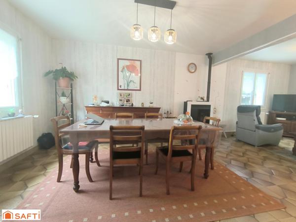 CETTE MAISON A QUELQUES MINUTES DU CENTRE