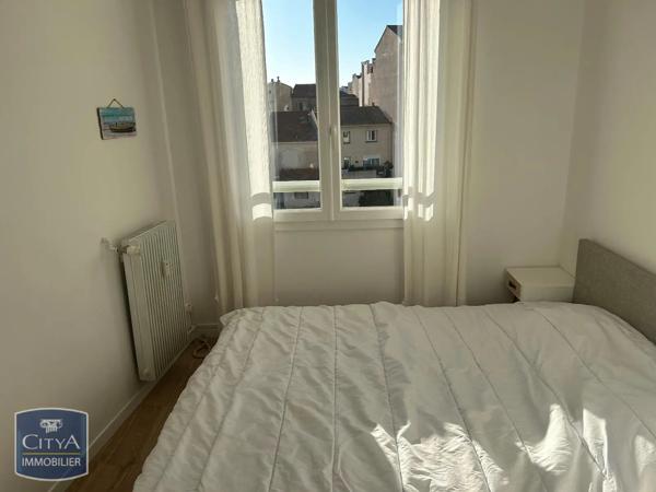 Appartement à louer 3 pièces 49.46m² Saint-Raphaël (83700)