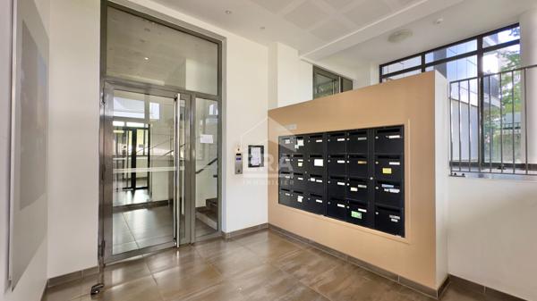 DUPLEX 4 PIÈCES - GARE RER JUVISY À 500 M À PIEDS