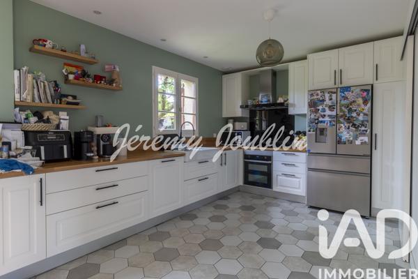 Maison à vendre 6 pièces 140 m² Jouy-le-Moutier