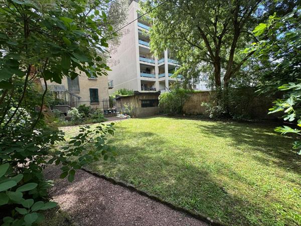 Maison Villeurbanne 6 pièces 200 m2 sur 490 de terrain
