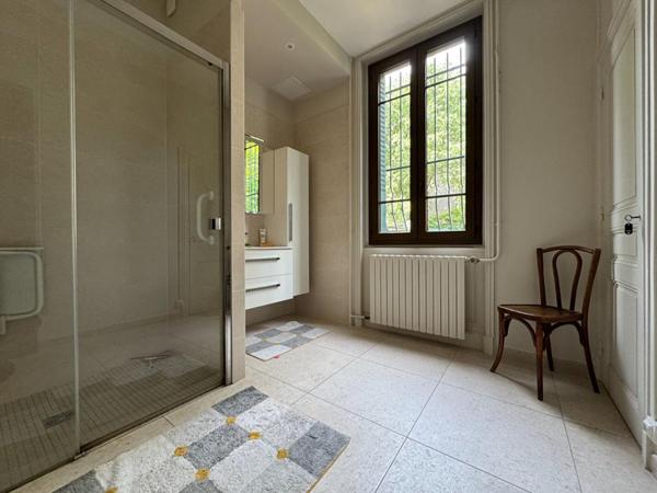 Maison Villeurbanne 6 pièces 200 m2 sur 490 de terrain