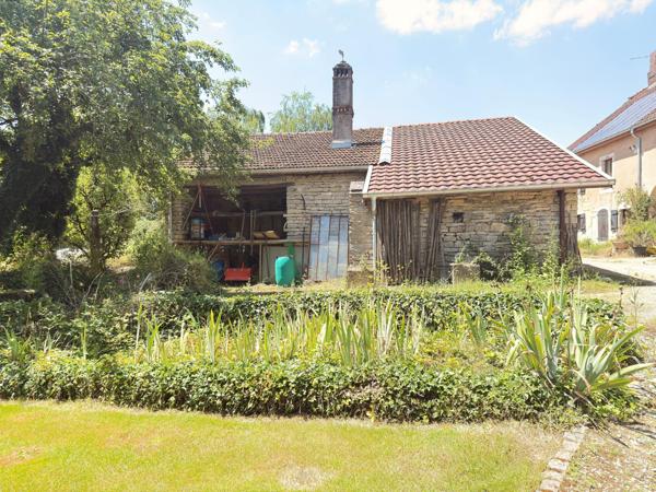 Ancienne ferme Comtoise de 182 m2 sur terrain de 13399 m2.