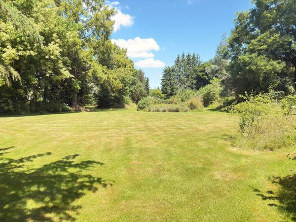 Ancienne ferme Comtoise de 182 m2 sur terrain de 13399 m2.