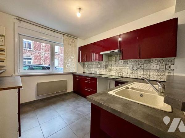 EN EXCLUSIVITE ! Centre ville d'ESTAIRES

Découvrez cette maison des années 1960 idéalement s...