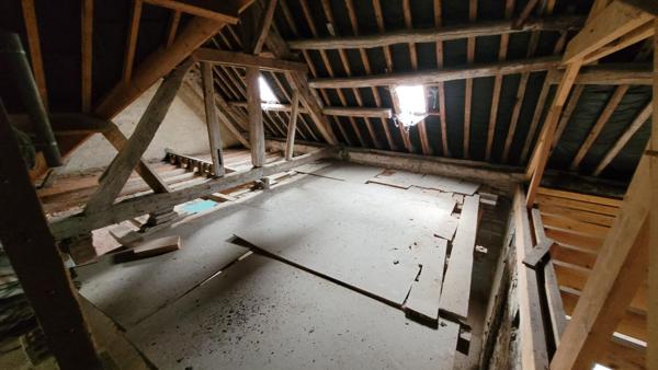 Immeuble 221 m2 situé à Crulai