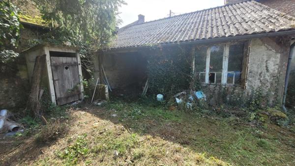Immeuble 221 m2 situé à Crulai