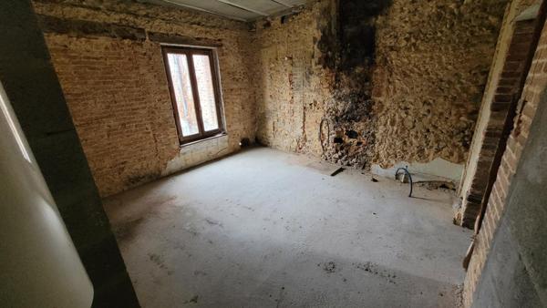 Immeuble 221 m2 situé à Crulai