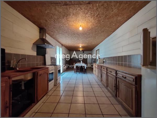 Maison à THORS, 17160 - 9 pièces 320m²