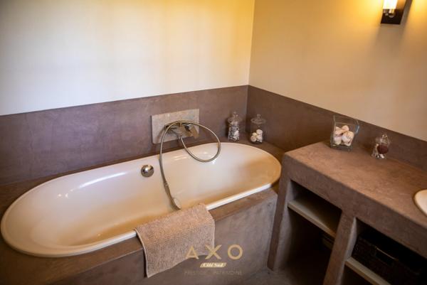 MONTAIGUET - BASTIDE PROVENÇALE  142M² - PISCINE  POOL HOUSE - DÉPENDANCE  PARC 8000M² - 980 000