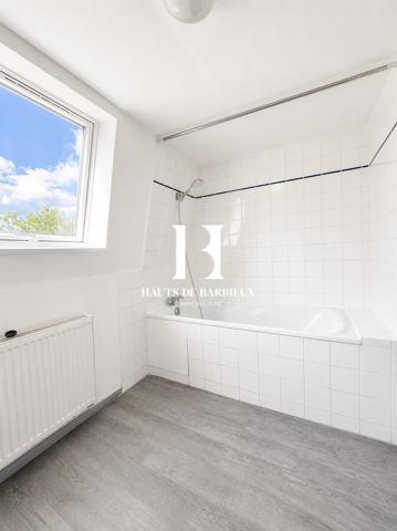 MAISON DE COURÉE – 56 M² – 2 CHAMBRES – COUR – ROUBAIX