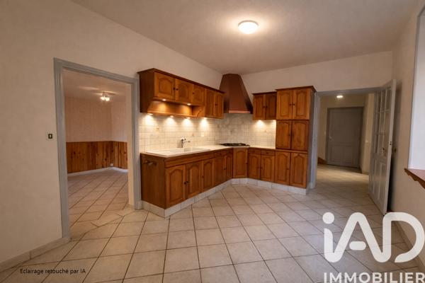 Maison à vendre 10 pièces 250 m² Villefagnan
