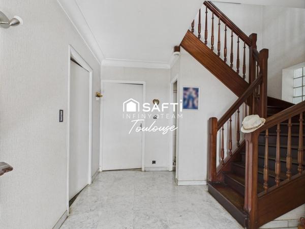 Grande familiale des années 70 à rénover /Possibilité de vie familiale multi générationnelle