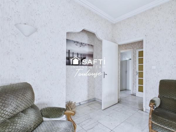 Grande familiale des années 70 à rénover /Possibilité de vie familiale multi générationnelle